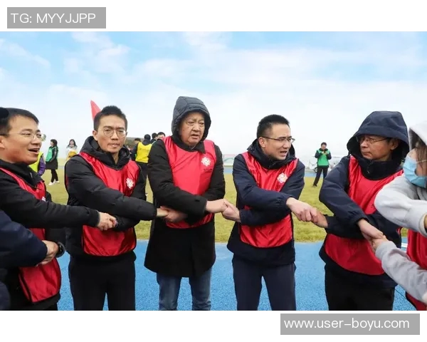 媒体人称赞山东队团结一致的精神和顽强拼搏的决心是成功的关键因素